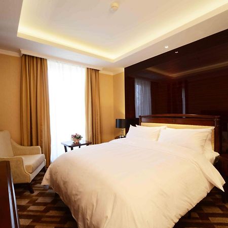 Lotte City Hotels Tashkent Palace Екстериор снимка