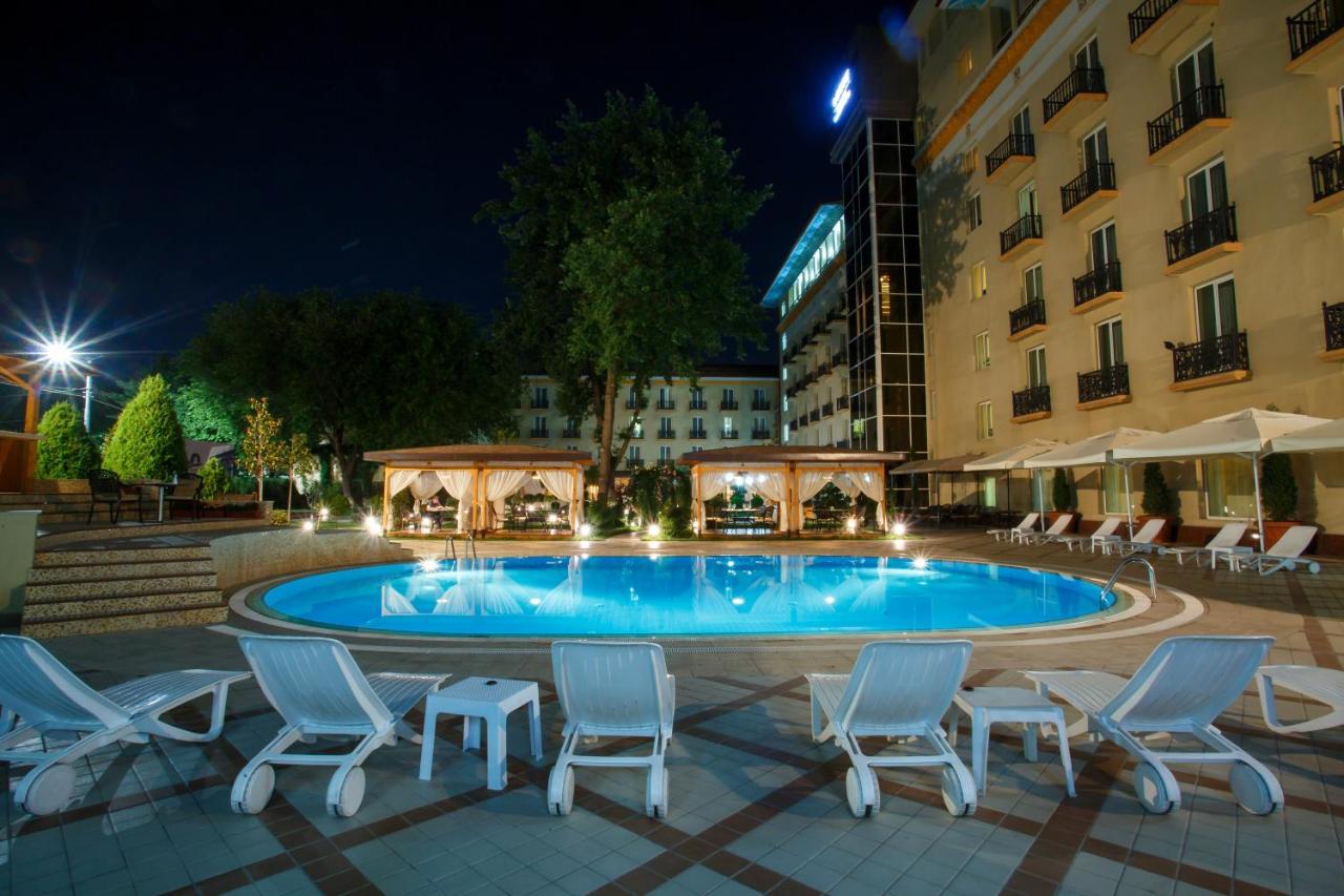 Lotte City Hotels Tashkent Palace Екстериор снимка
