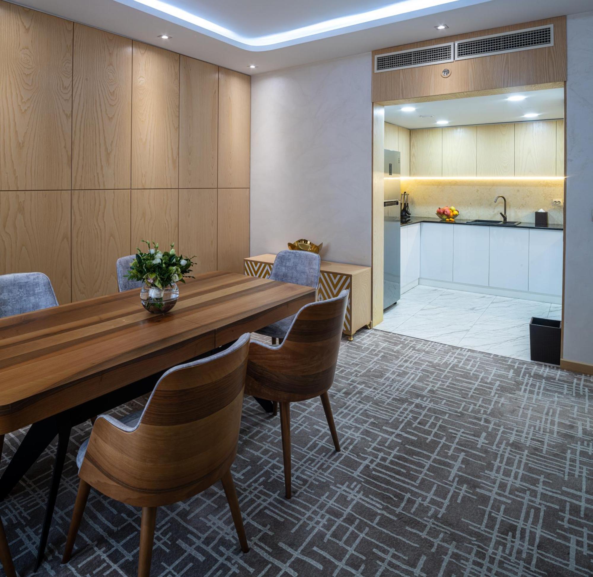 Lotte City Hotels Tashkent Palace Екстериор снимка