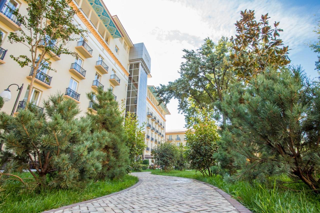 Lotte City Hotels Tashkent Palace Екстериор снимка