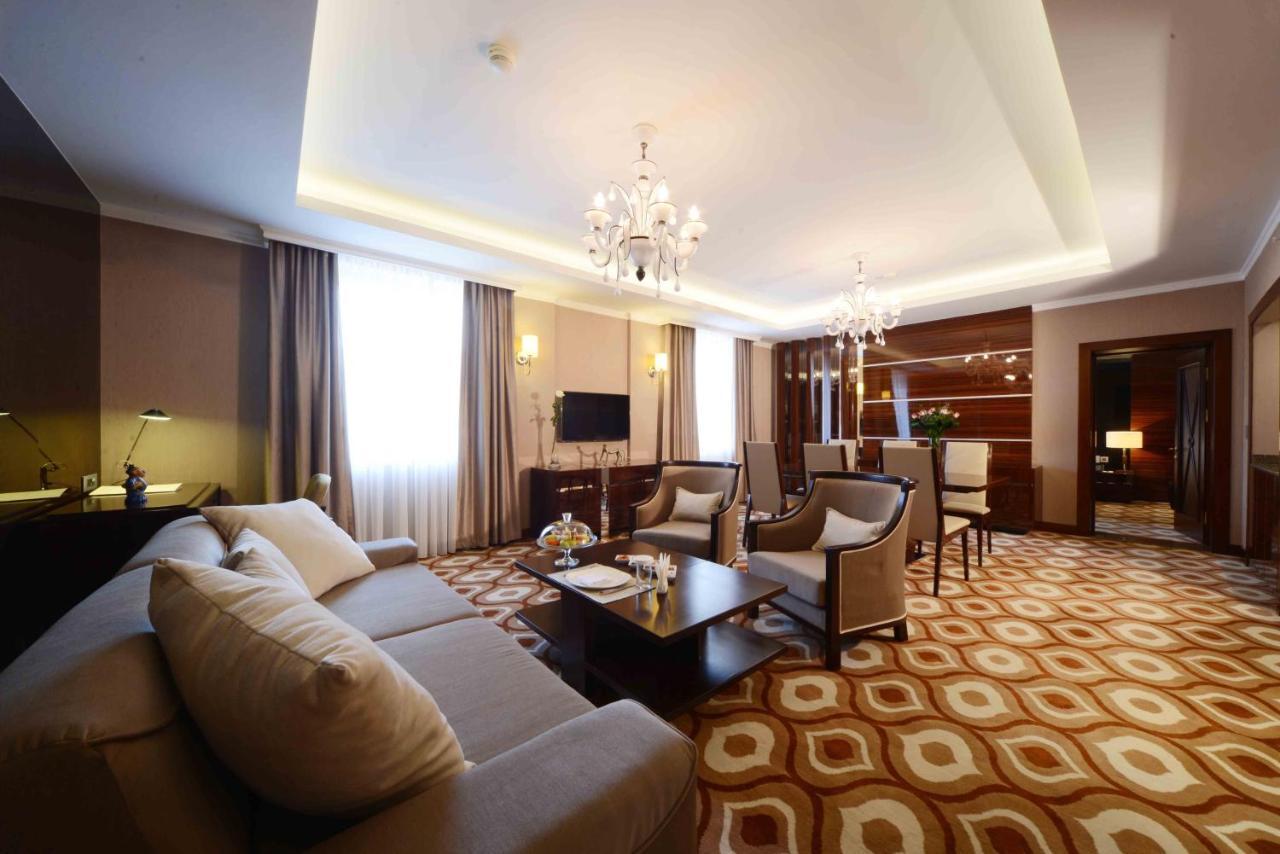Lotte City Hotels Tashkent Palace Стая снимка