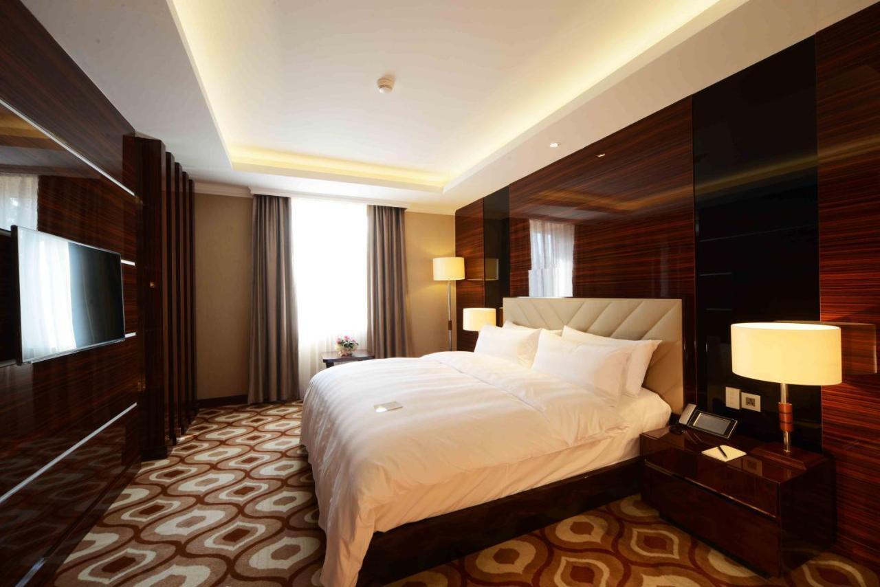 Lotte City Hotels Tashkent Palace Екстериор снимка